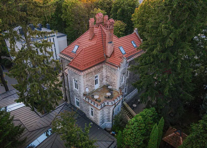 Central hotel: Lion'S Castle Hotel