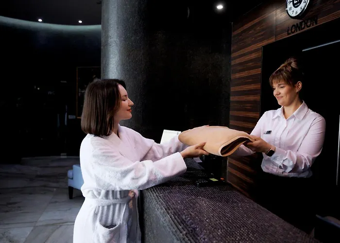 Lh &Spa
